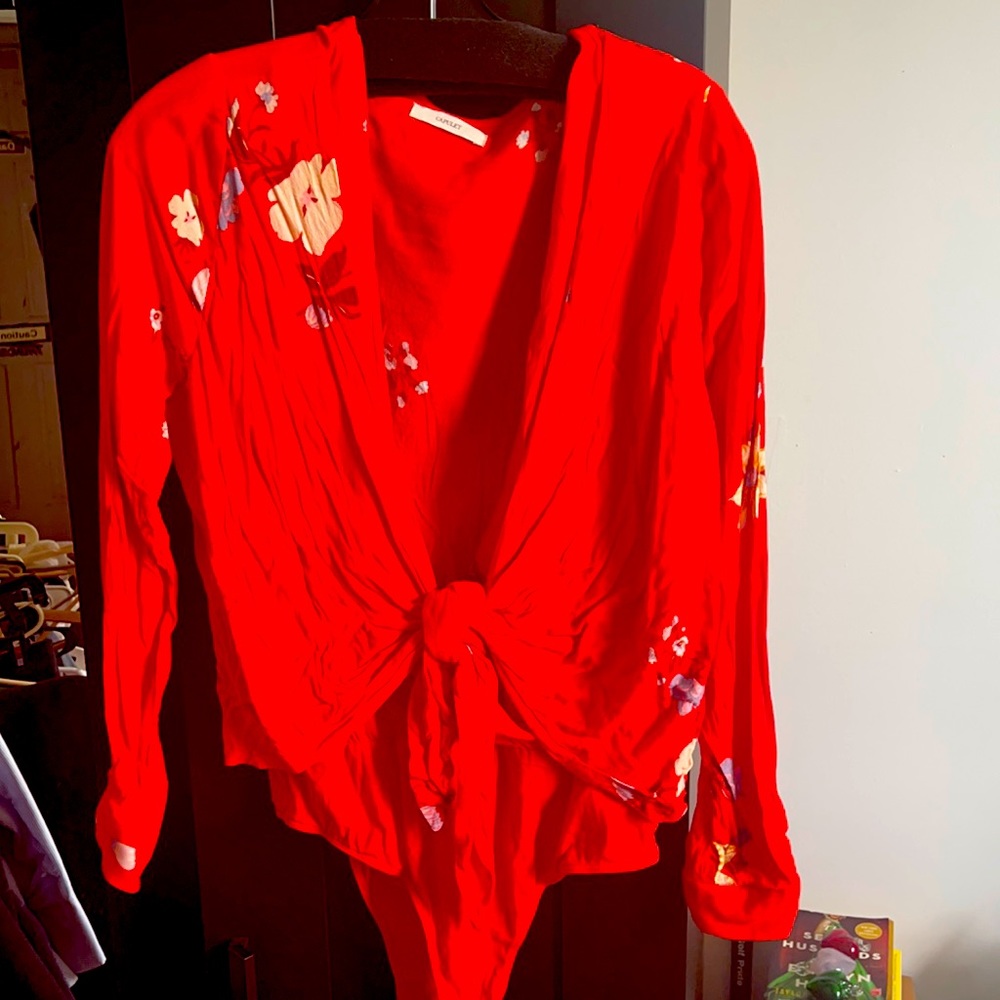Linen body suit with snaps on bottom